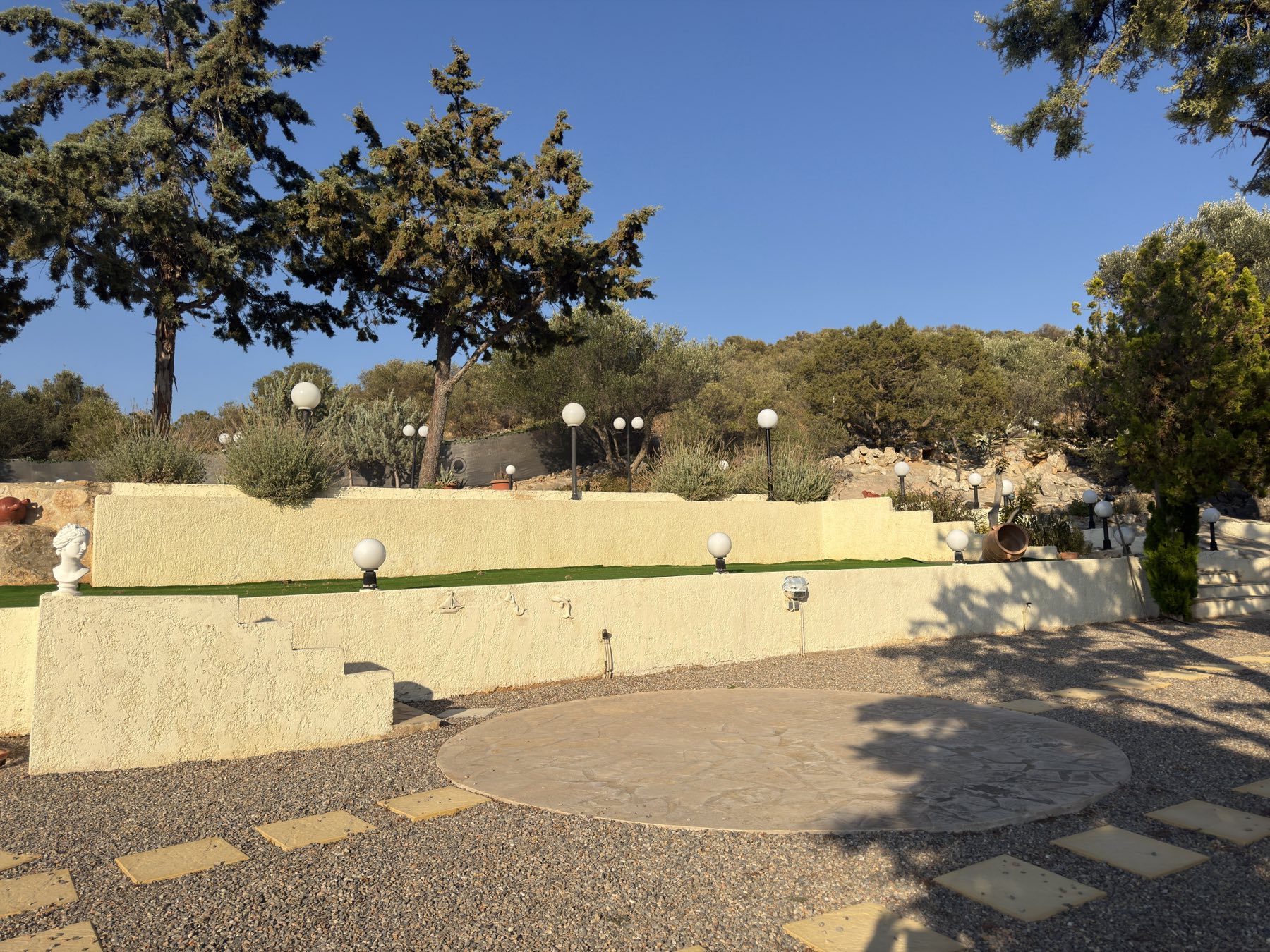 Πίστα χορού στο γκαζόν του Villa Domenica